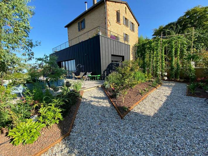 Location de vacances pour 9 personnes, avec piscine ainsi que jardin et balcon à Lachassagne - 3