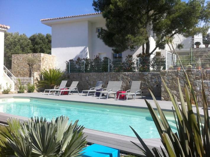 Appart’hôtel pour 4 personnes, avec jardin et piscine, animaux acceptés