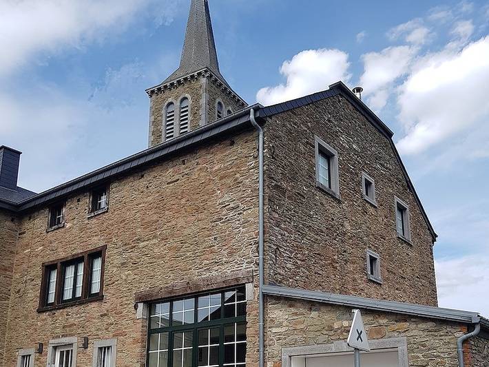 Maison de vacances pour 17 personnes, avec Balcon/Terrasse ainsi que Terrasse et Sauna à Daverdisse