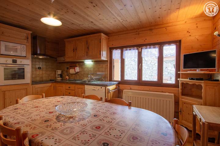 Gîte pour 6 personnes, avec jardin à Montricher-Albanne - 3