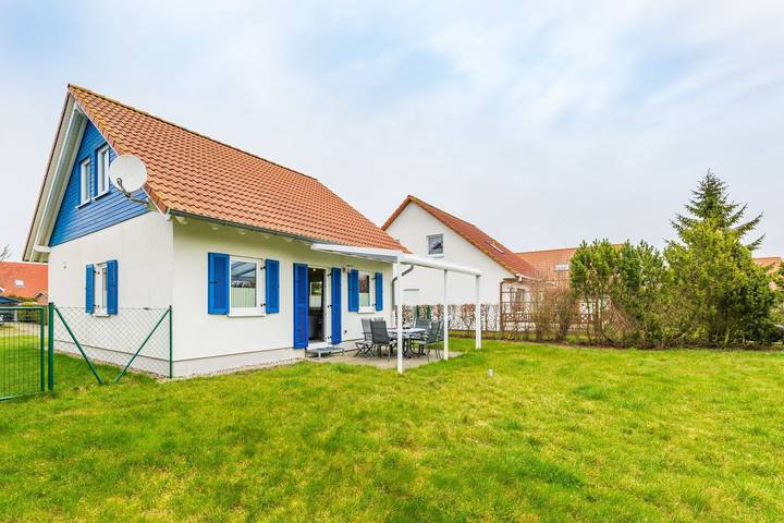 Ferienhaus für 6 Personen, mit Terrasse und Garten in Wiek