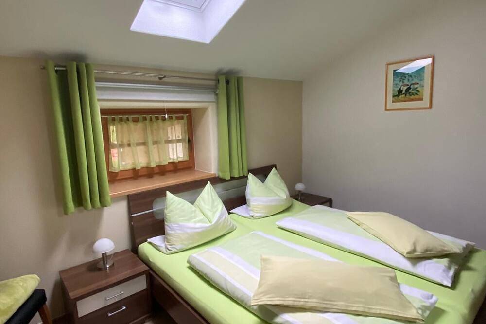 Ganze Wohnung, \"Ferienwohnung Elisabeth\" 60qm, 1 Schlafzimmer, Kamin, Balkon in Eggstätt, Chiemsee