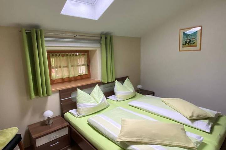 Ganze Wohnung, \"Ferienwohnung Elisabeth\" 60qm, 1 Schlafzimmer, Kamin, Balkon in Eggstätt, Chiemsee