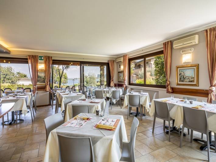 Ferienwohnung für 2 Personen, mit Kinderpool und Terrasse sowie Pool in Manerba del Garda - 4