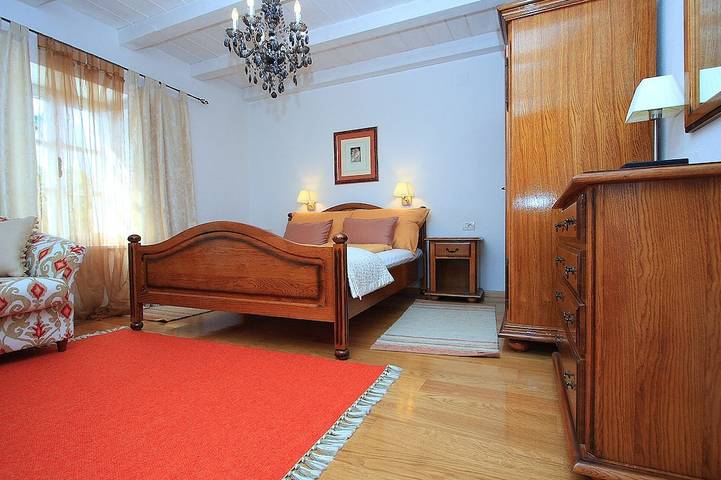 Villa pour 6 personnes, avec Balcon et Jacuzzi ainsi que Terrasse et Jardin à Cavtat - 2