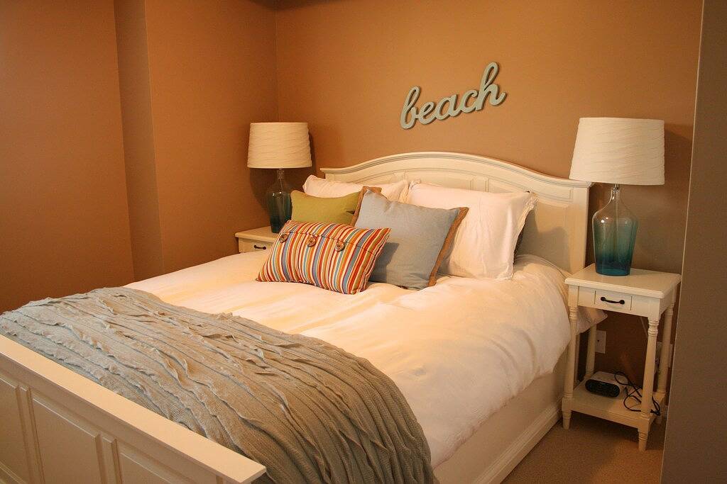 Ganze Wohnung, Strand-themenorientierte Familie Condo (Schlafmöglichkeiten für 7) Am Lake Windermere Pointe in Invermere in Kootenay-Nationalpark