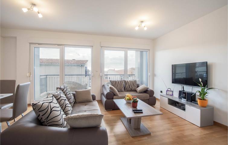 Entire holiday apartment, Cozy 1-Bedroom Apartment with Sea View & Terrace, Near Strobec Beach in Podstrana, Split-Dalmatia