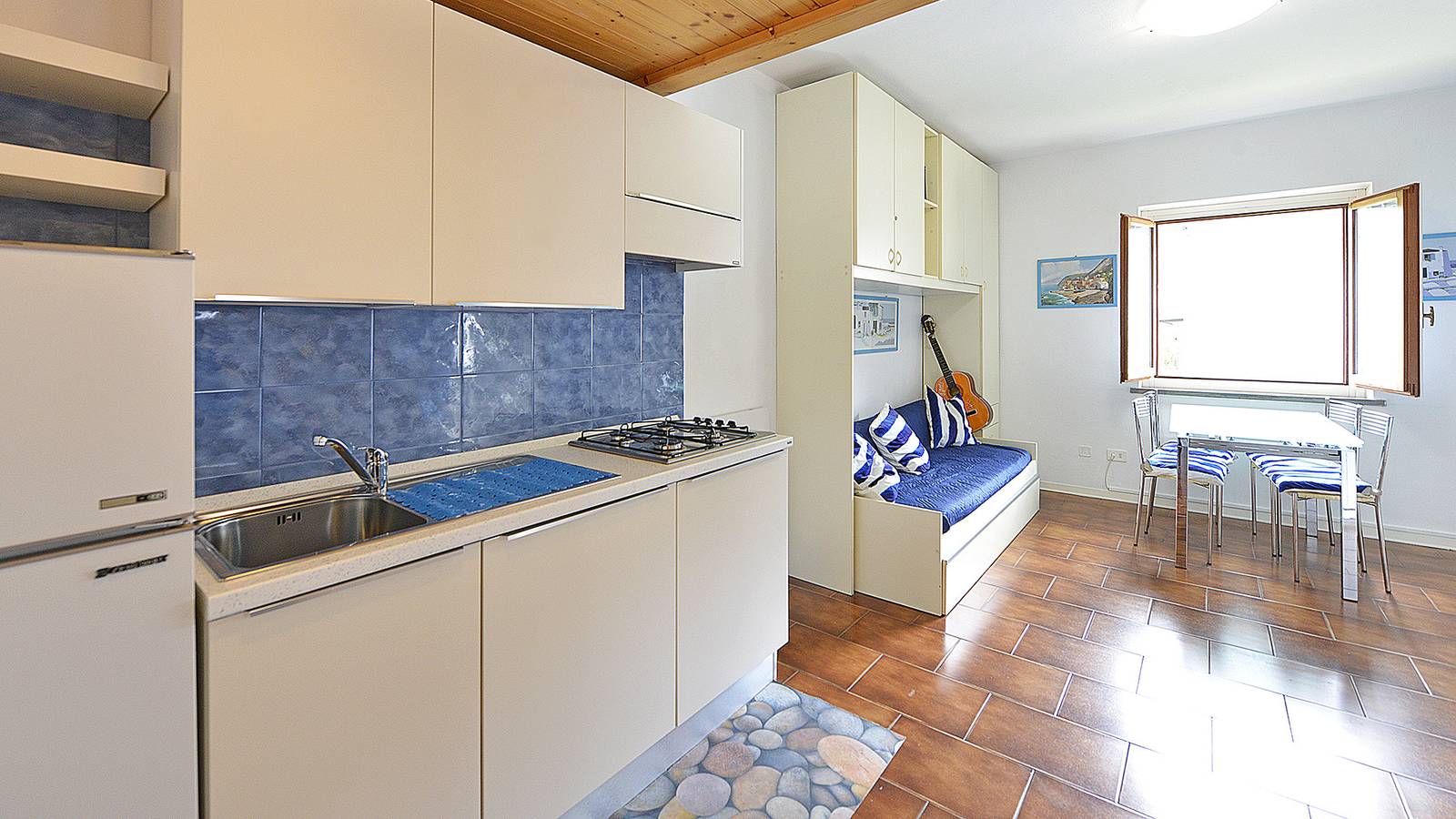 Appartamento intero, Appartamento Fiori 1 vicino alla spiaggia con balcone in Procchio, Isola d'Elba