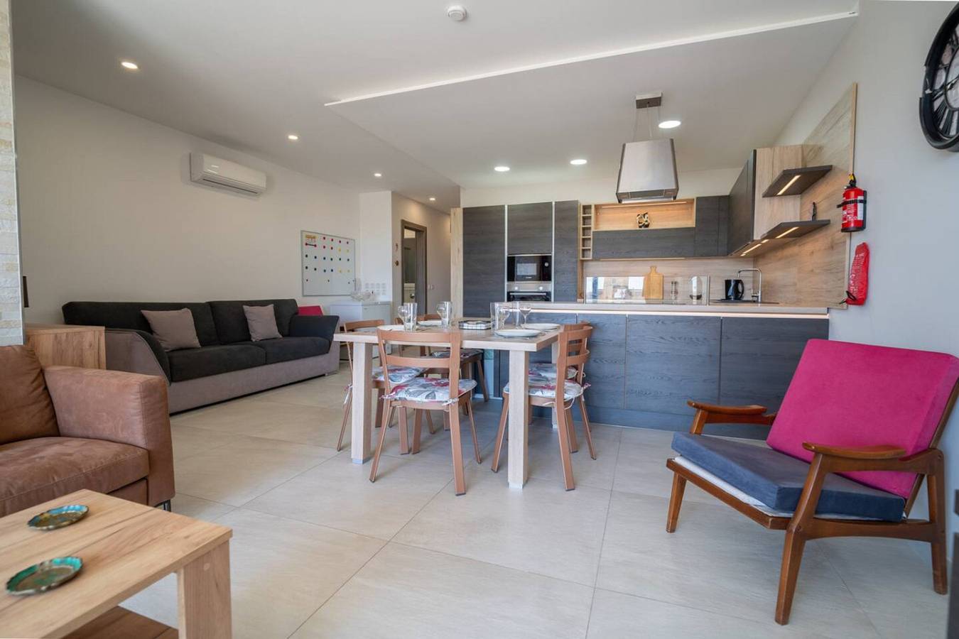 Entire apartment, Ghajnsielem Retreat 4 Bedrooms, Panoramic Terrace in Għajnsielem, Gozo