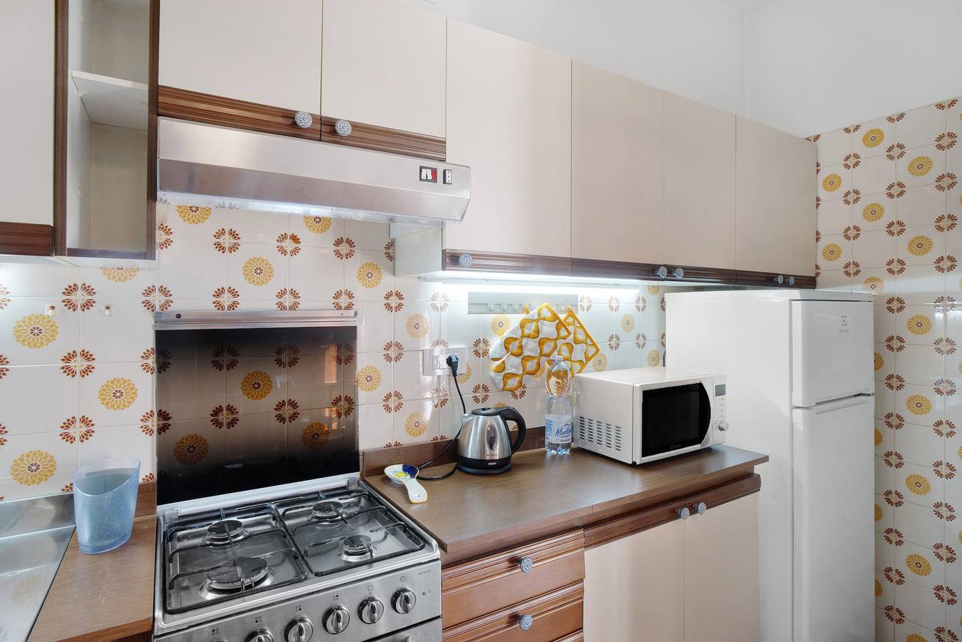 Ganze Wohnung, Ferienwohnung 'Carla' mit Meerblick und Balkon in San Remo, Sanremo Gemeinde