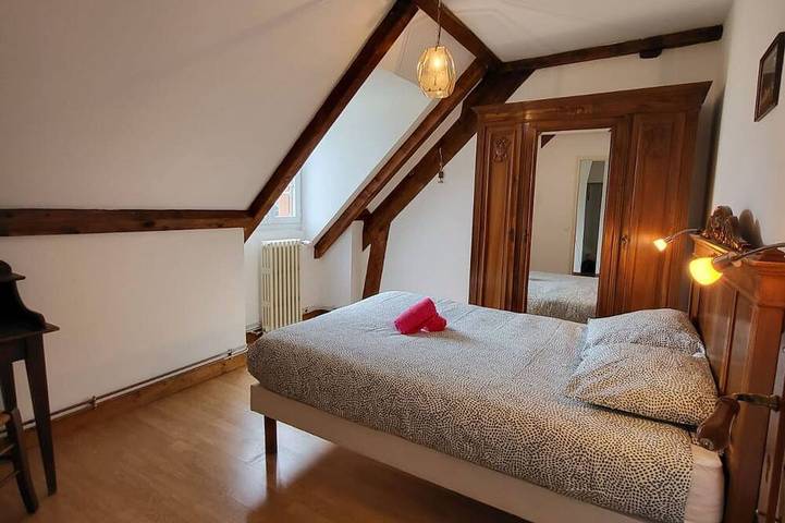 Gîte pour 11 personnes, avec jardin dans Lys-Saint-Georges - 3