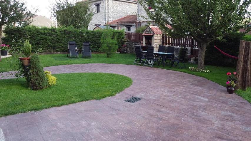 Casa rural para 12 personas, con terraza además de jardín y vistas, Se admiten mascotas en Sierra de la Demanda - 2