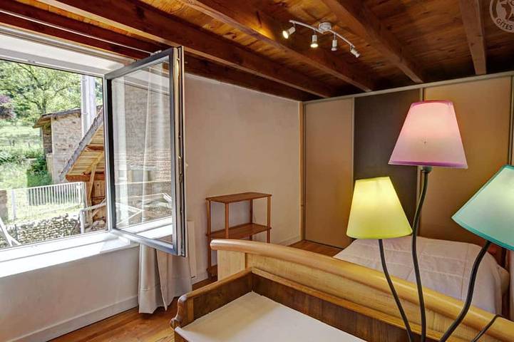 Gîte pour 5 personnes, avec jardin et piscine à Belmont-de-la-Loire - 3