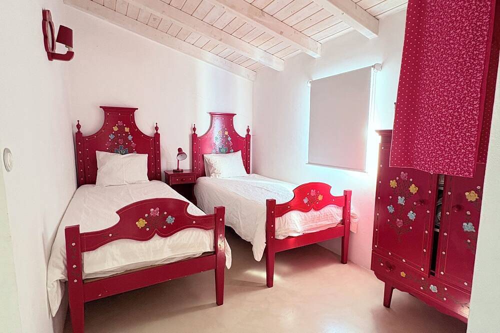 Private Gated Hideaway in Comporta - Pool • Tennis - Forest - Near the Beach in Melides, Costa Alentejana