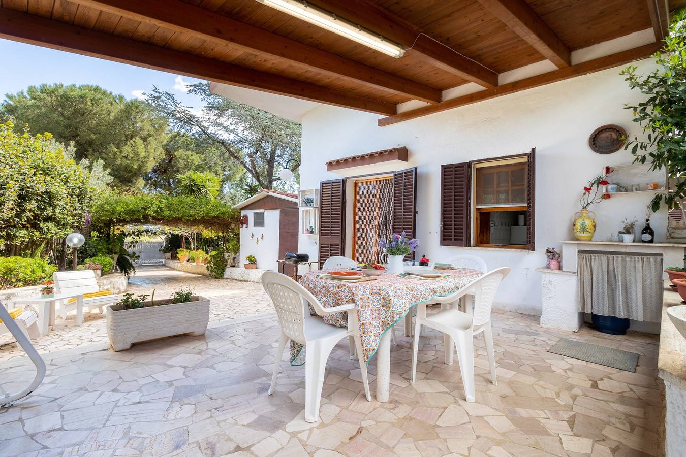 Appartamento intero, Appartamento 'Villa Rosa, Relax Place' con vista mare, Wi-Fi e aria condizionata in Conversano, Provincia di Bari