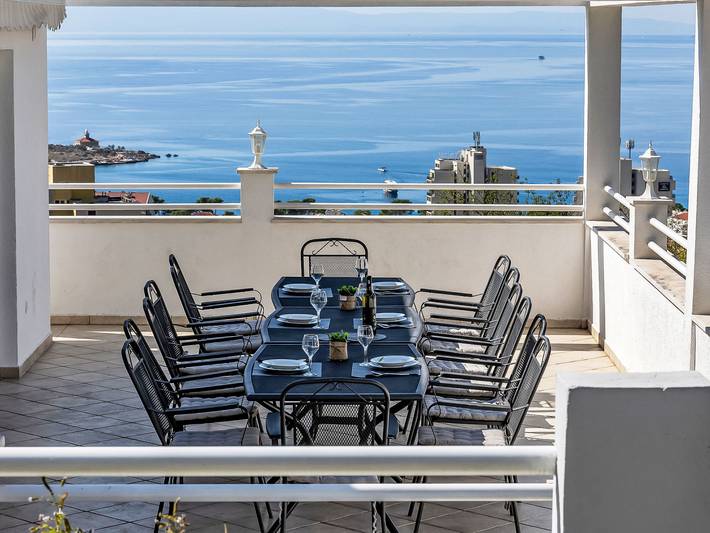Ozzi mit privatem Pool in Makarska, Makarska riviera
