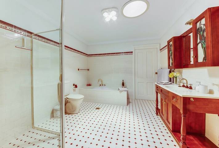 Holiday home for 13 people, with balcony and garden in Hunter Valley