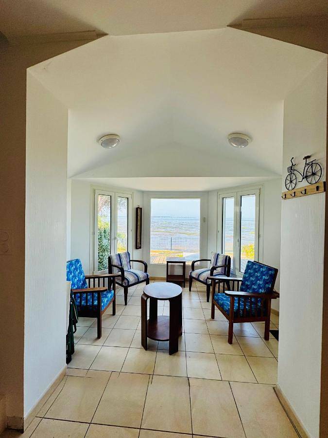 Location de vacances pour 8 personnes, avec piscine et jardin ainsi que vue et terrasse dans Port de Taussat Fontaine Vieille - 3