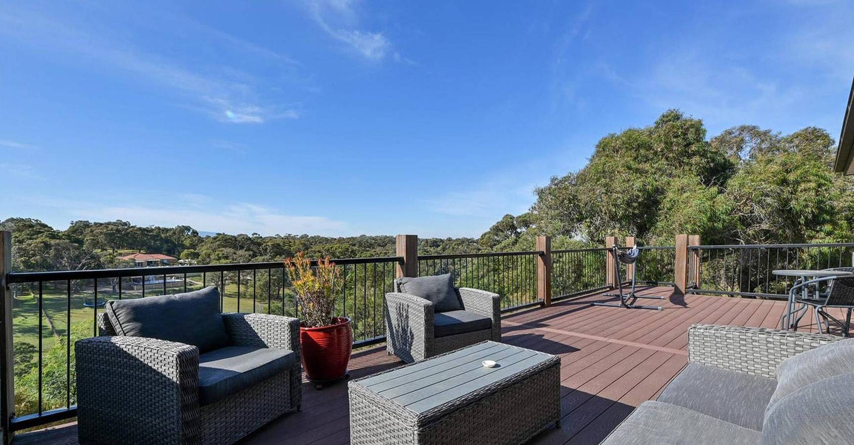 The Hidden Paradise in the Valley Farmhouse in Shire of Mitchell