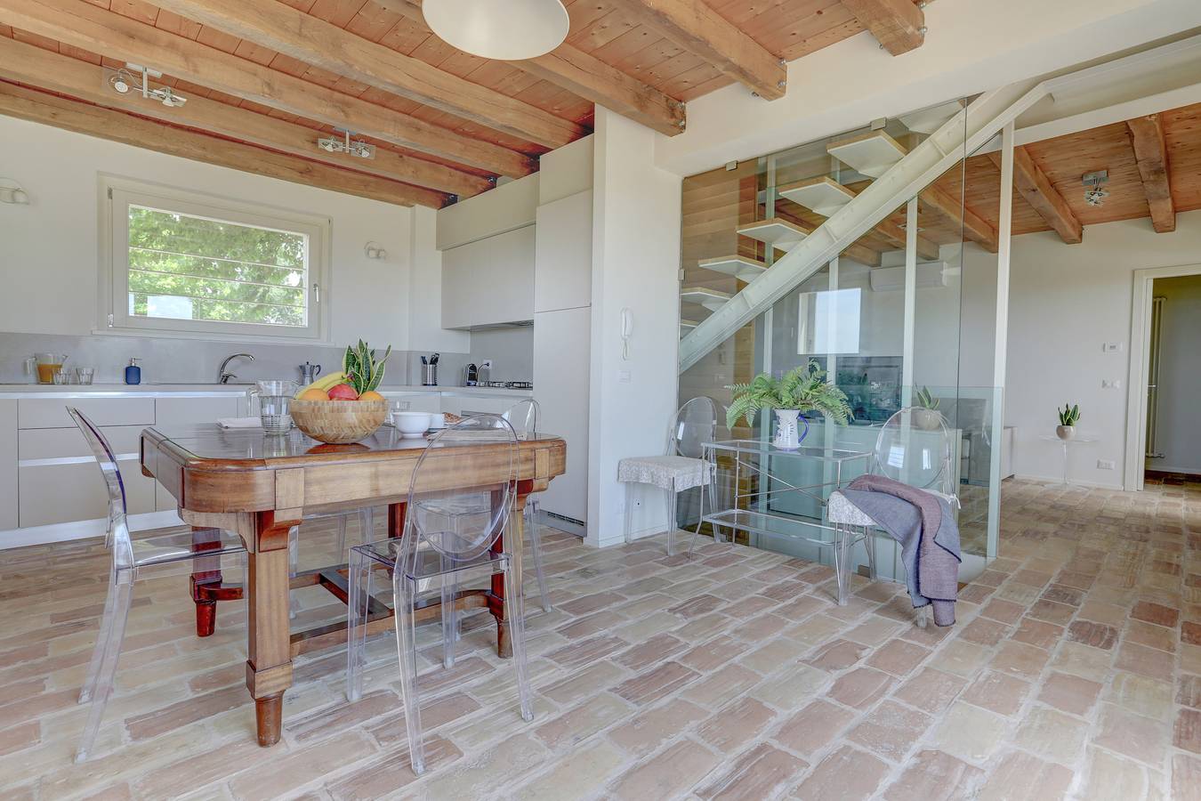 Entire apartment, Vigneto Di Montefreddo - Large Two Bedroom S/L... in Riviera del Conero