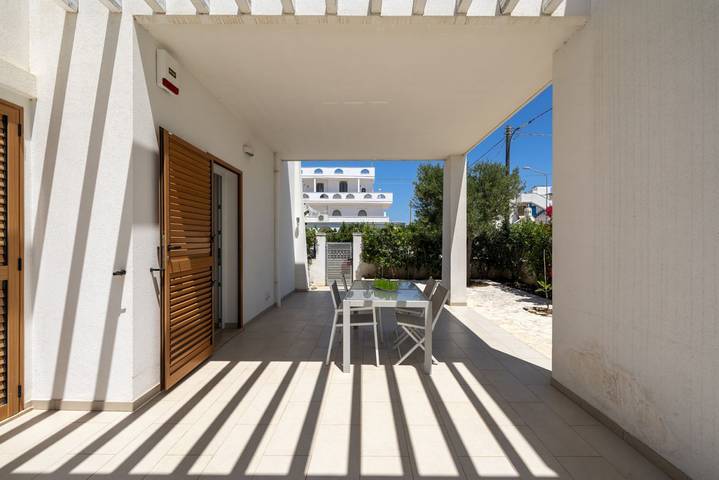 Villa per 4 persone, con vista oceano e giardino in Villanova