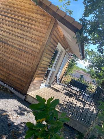 Maison de campagne pour 2 personnes, avec piscine et terrasse à Saint-Alban-Auriolles