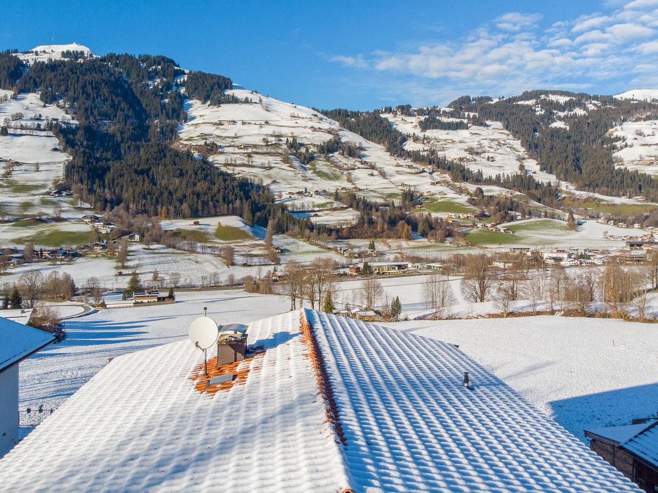 Geheel appartement, Ruim appartement, direct naast een prachtig winterwandelpad in Brixen im Thale, Brixental