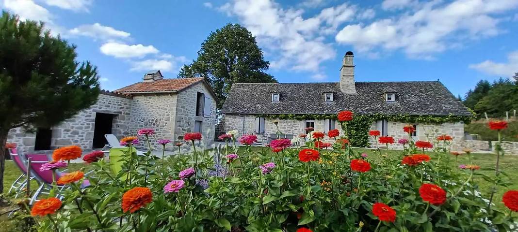 Gîte pour 4 personnes, avec Terrasse dans Lamativie