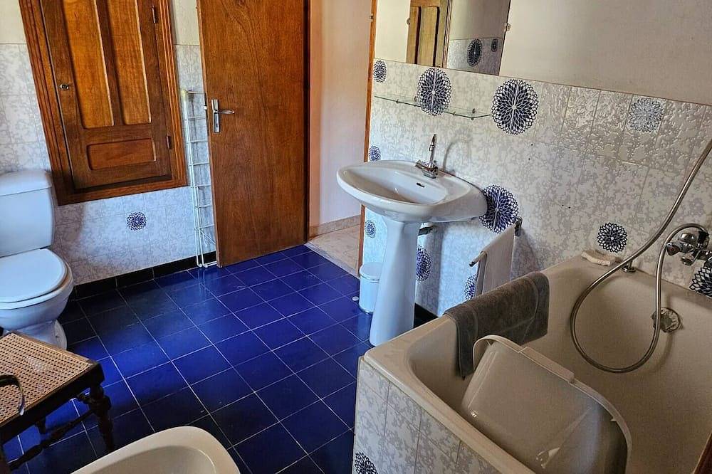 Ganze Wohnung, Holiday rentals in Corsica in Luri, Cap Corse