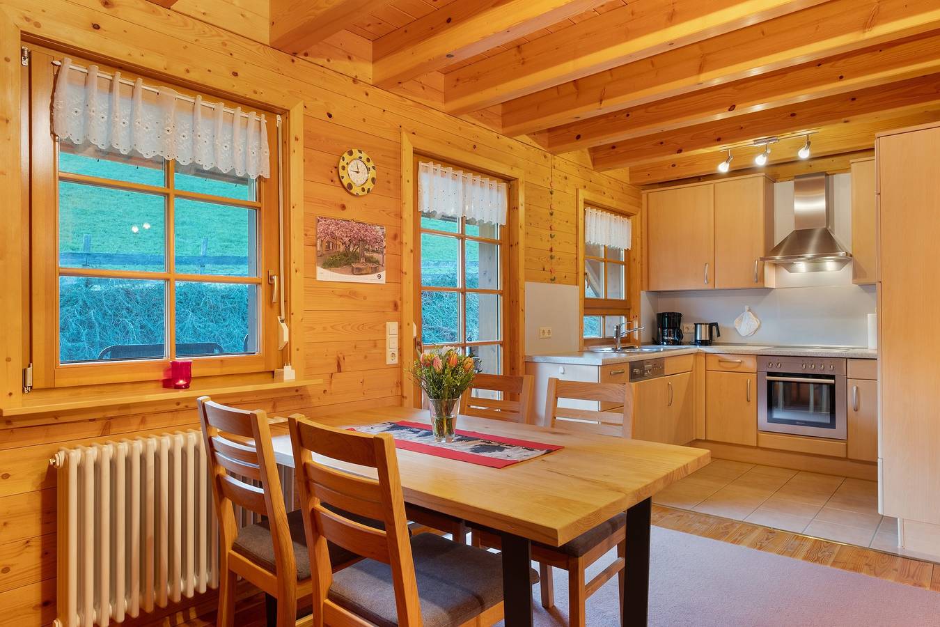 Appartement entier, Appartement 'Bergblick' avec vue sur les montagnes, terrasse partagée et Wi-Fi in Mühlenbach, Forêt-Noire centrale