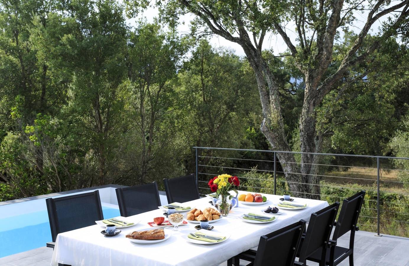 Contemporary Family Villa with Heated Saltwater Pool near Village and Pinarello in Pianottoli-Caldarello, Sartène und Umgebung