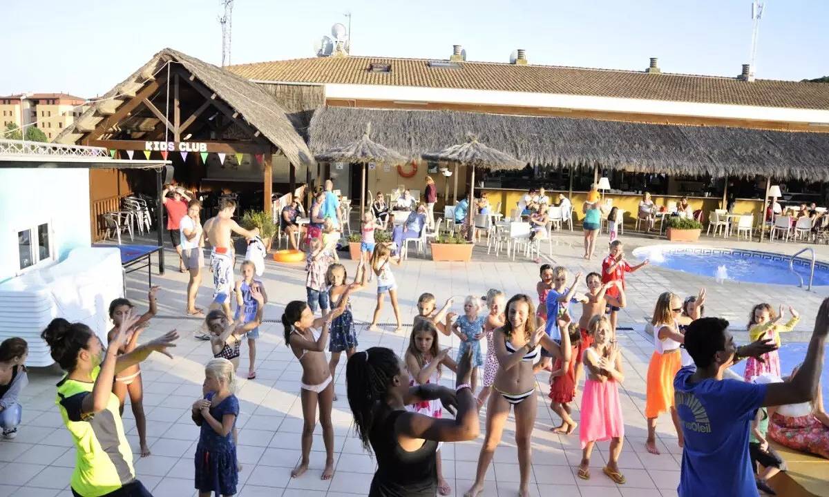 Mobil-home de 3 estancias para 4 personas con aire acondicionado in Lloret de Mar, Costa Brava