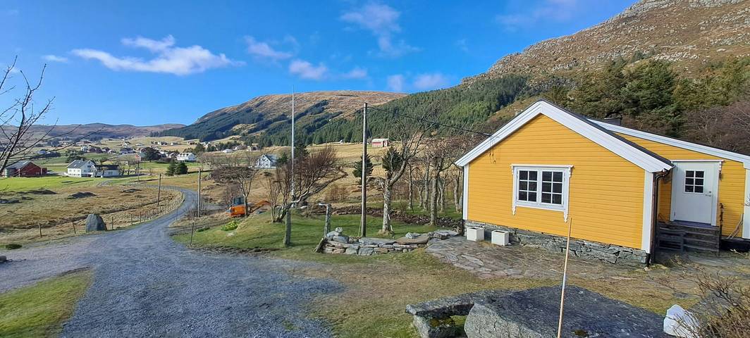 Restauriertes Bauernhaus am Meer in Kvalheim in Vågsøy