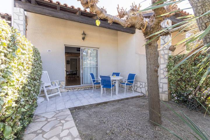 Casa Vacacional 'La Capelle 4 Personnes 878' con Piscina Compartida, Wi-Fi y Aire Acondicionado in Roquefort-des-Corbières, Costa mediterránea (Francia)