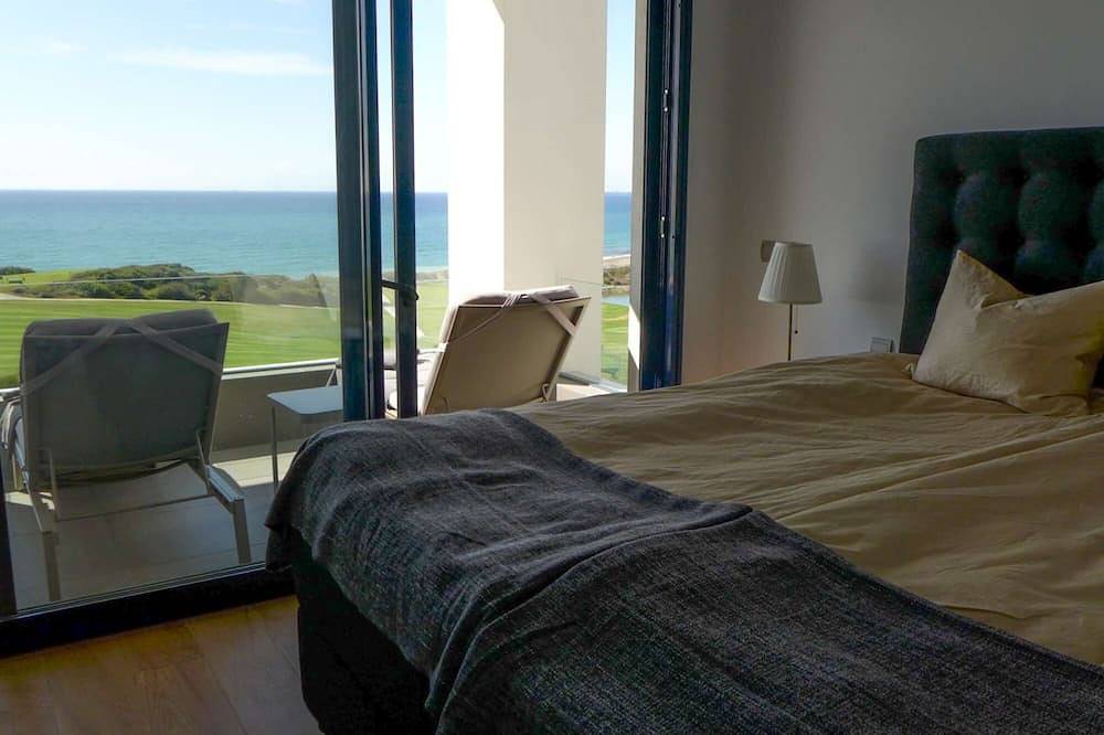 Hel lejlighed, Luxury Apartment Sea, Golf and Gibraltar View in Playa de La Alcaidesa, San Roque