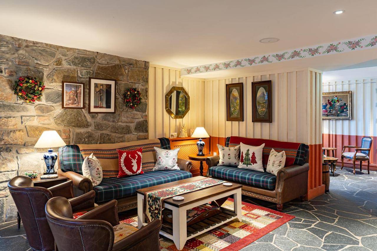 Family Room in Highlands