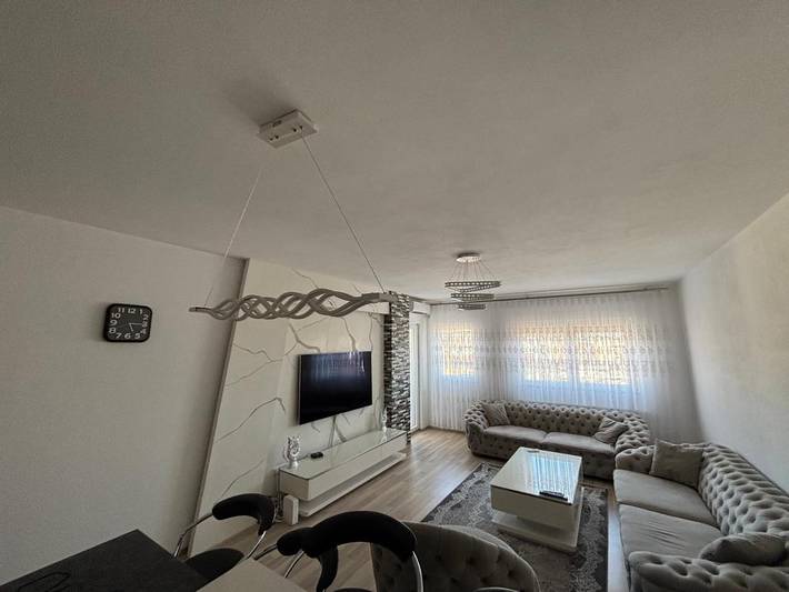 Ferienwohnung für 5 Personen, mit Ausblick und Terrasse in Kosovo