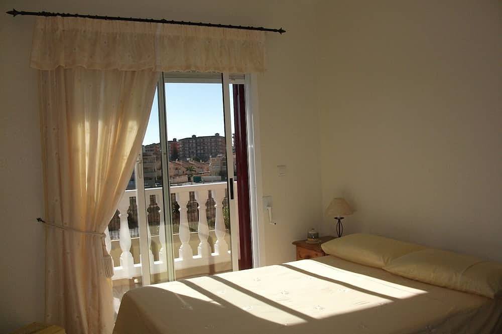 Beautiful independent villa with private pool, pets welcome in Puerto de Mazarrón, Mazarrón