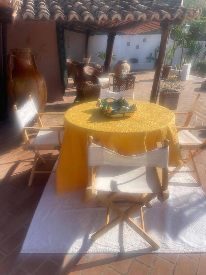 Casa vacanza per 6 persone, con piscina e panorama nonché giardino, adatto a famiglie con bambini a Parghelia