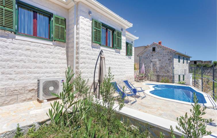 Ferienhaus für 4 Personen, mit Terrasse in Split-Dalmatien - 2