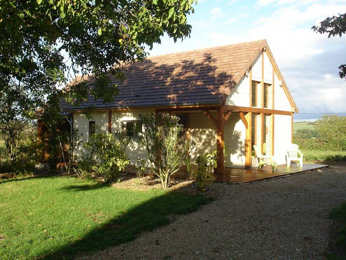 Gîte pour 6 personnes, avec terrasse et jardin à Burnand