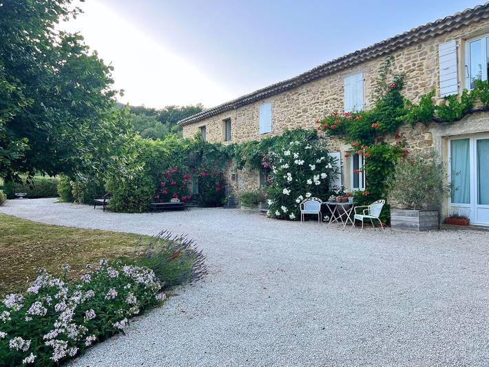Casa vacanze 'Mas Le Figuier' con vista montagna, piscina privata e Wi-Fi in Roche-Saint-Secret-Béconne, Nyons e dintorni