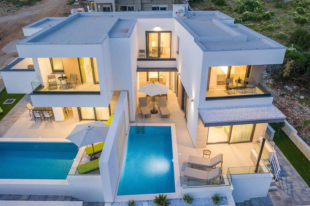 Villa for 8 People in Novalja, Pag Island