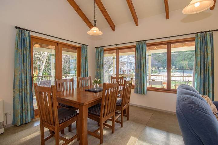 Cottage for 5 people, with terrace and garden in New Zealand