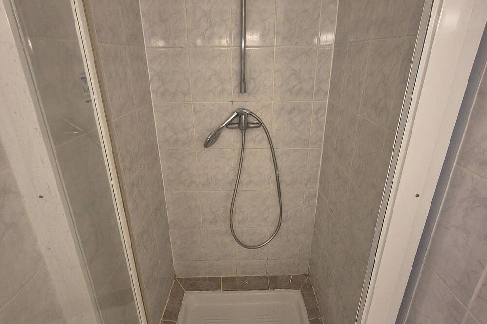 House in the heart of the vineyards in Montagne, Libourne region