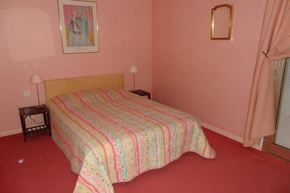 Entire apartment, Apartment in large villa with pool in Céret, Céret region
