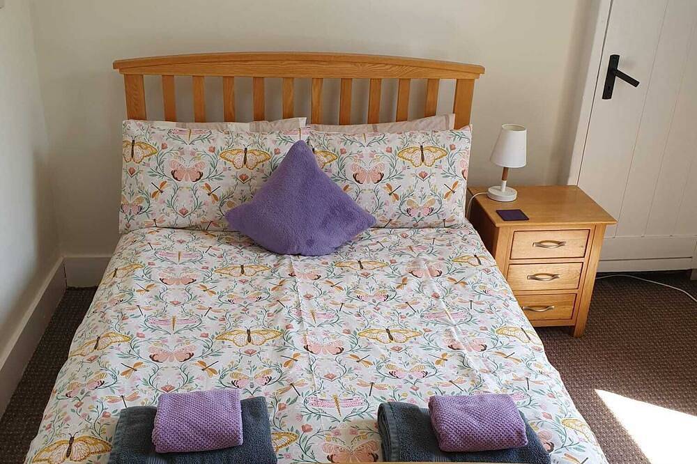 Entire apartment, Alastrean Apartment. Large flat, cosy & warm w/ 3 beds, 2 bath, free parking in Aberdeen, Aberdeenshire