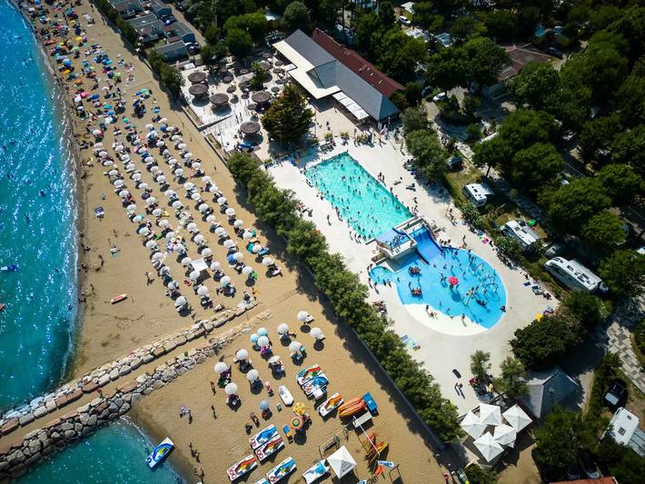 Bungalow per 3 persone, con Terrazza e Piscina nonché Panorama a Caorle