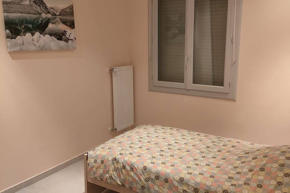 Appartement entier, Appartement de 75m² au rez de chaussée d'une villa in Brison-Saint-Innocent, Région de Chambéry