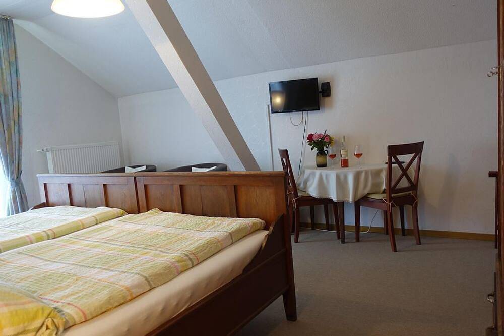 Weingut Pension Heinz Dostert - Doppelzimmer in Nittel, Landkreis Trier-Saarburg